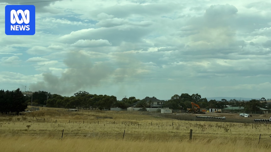 Emergency warning issued for grassfire near Sunbury, north of Melbourne