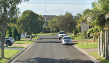Three seriously injured after knife-wielding masked intruders allegedly storm Illawarra home in southeast NSW