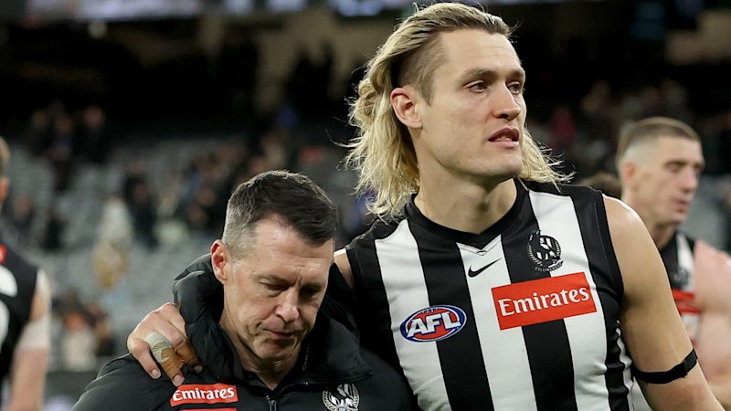 Collingwood coach Craig McRae makes call on fitness of Jeremy Howe and Darcy Moore, and delivers warning to Bobby Hill