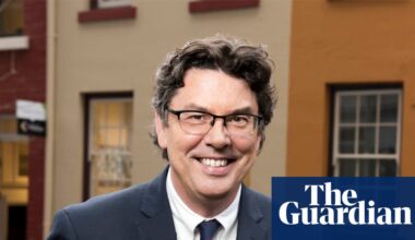Broadcaster James Valentine retires from ABC after nearly 40 years due to cancer | Australian Broadcasting Corporation