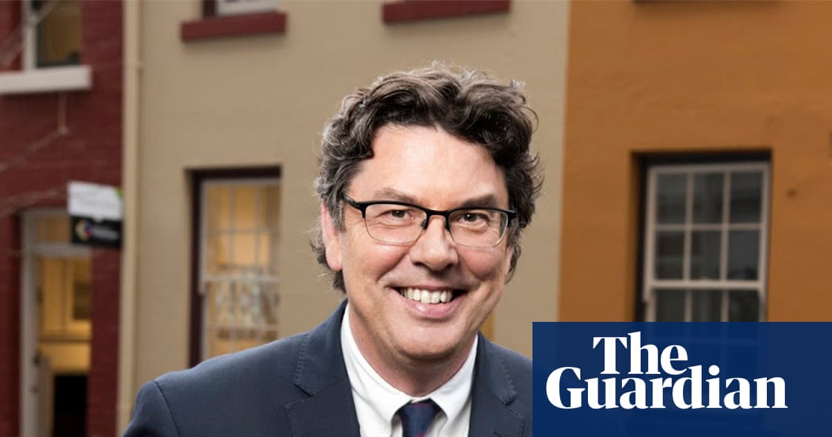 Broadcaster James Valentine retires from ABC after nearly 40 years due to cancer | Australian Broadcasting Corporation