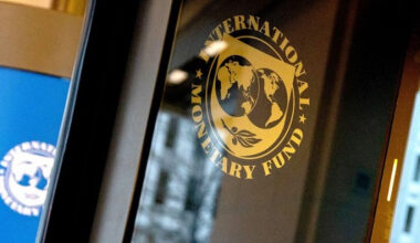Zimbabwe agrees to staff-monitored programme with the IMF