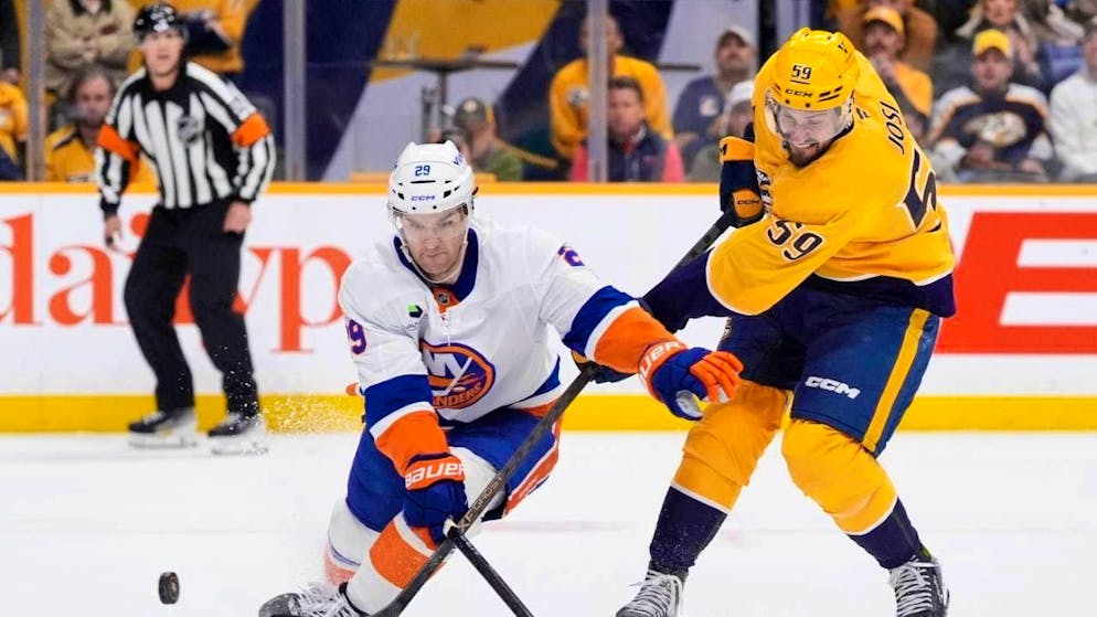 Roman Josi scores for the 200th time in NHL qualifying against the New York Islanders