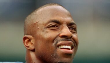 Tracy Scroggins, Longtime NFL Player, Dead At 56