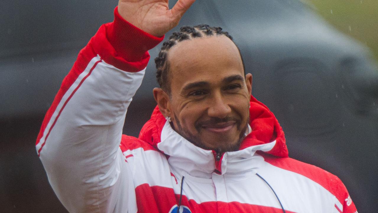 Lewis Hamilton sets the fastest time at the first preseason test in Barcelona, Ferrari, regulation changes, aerodynamics, car changes, driving style