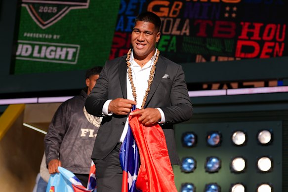 Las Vegas Raiders recruit Laki Tasi.