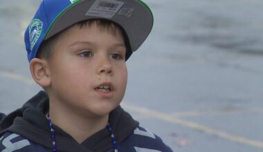 Sergeant surprises 8-year-old Seahawks fan who lost signed football at Super Bowl parade