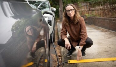 Australian governments mull solutions to expand access to private and public stations