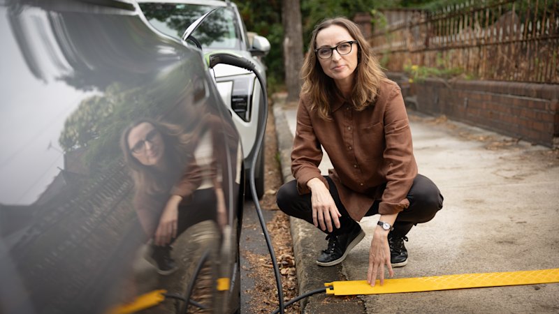 Australian governments mull solutions to expand access to private and public stations