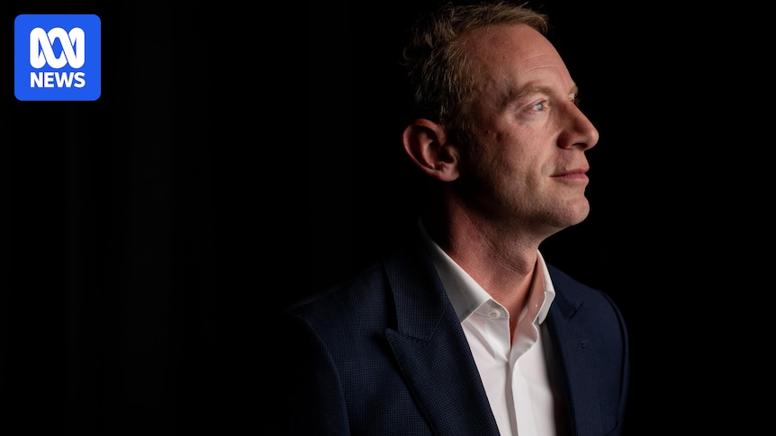 Ex-SA Liberal leader David Speirs says he will contest state election, 10 months after drug conviction