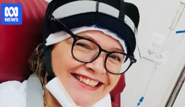 Private health insurers take aim at rising specialists fees