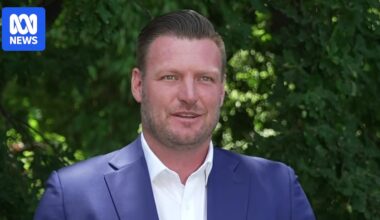 Former deputy Liberal leader Sam Groth quits Victorian parliament, triggering Nepean by-election