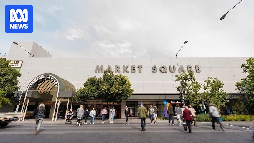 Police investigate stabbing of 17-year-old at Geelong shopping mall