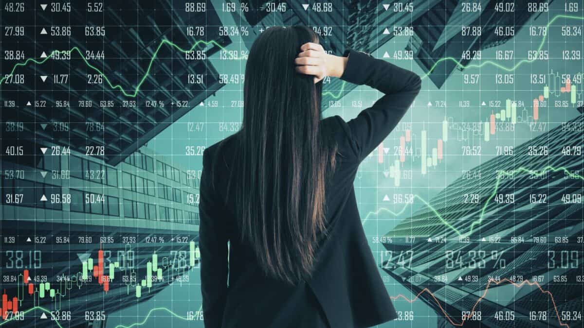 This ASX 200 tech stock is defying the AI sell off. Is it a buy?