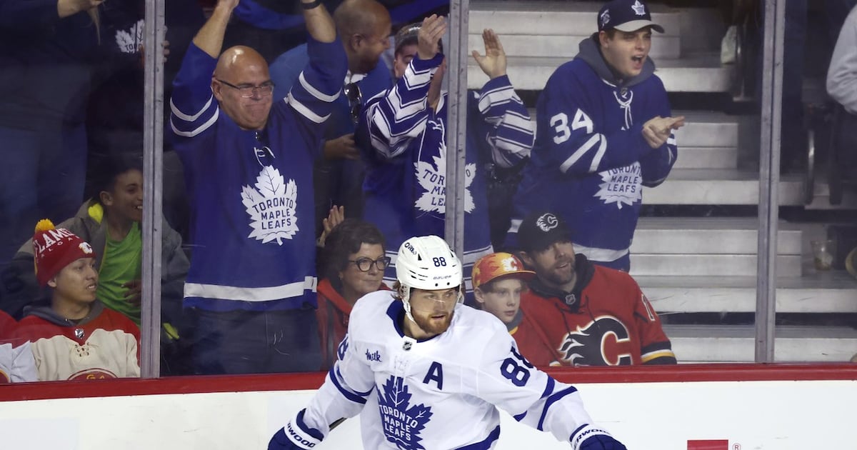 Nylander nets three points to lead Maple Leafs to win over Flames