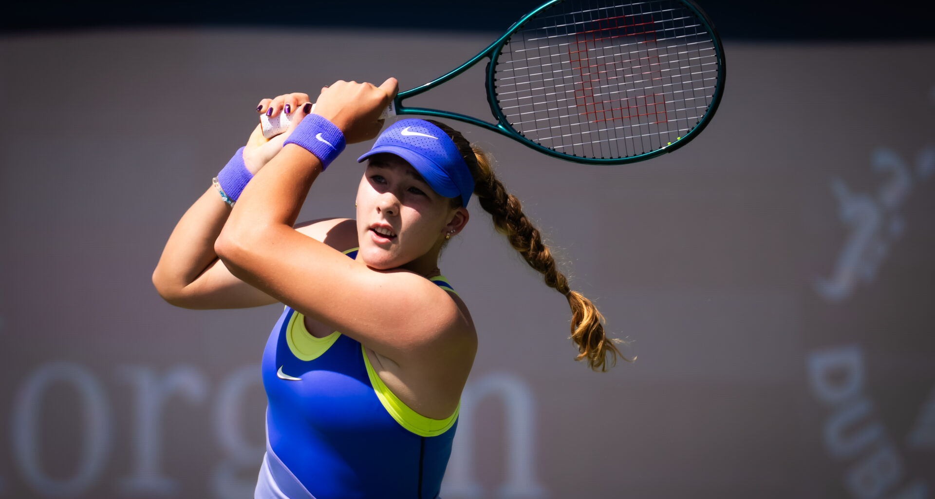 Andreeva, Anisimova set Dubai quarterfinal meeting after belated starts
