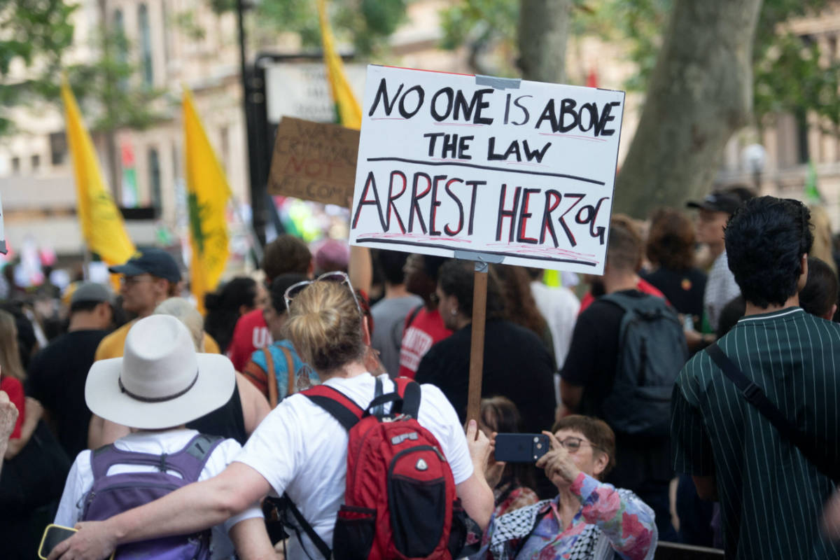Thousands protest over Israeli President Herzog's visit to Australia