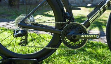 SRAM Red AXS groupset on BMC Teammachine R Mpc.