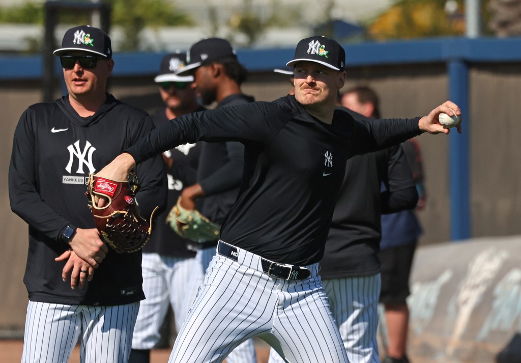 Yankees' new reliever BrentHeadrick, throwing a couple of days earlier in training camp, threw one inning of batting practice on Feb. 17, 2026.