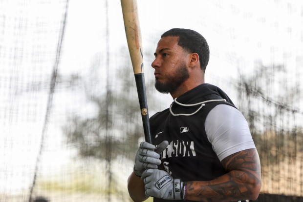 White Sox second baseman Lenyn Sosa takes batting practice during spring training at Camelback Ranch on Feb. 18, 2026, in Glendale, Ariz. (Eileen T. Meslar/Chicago Tribune)