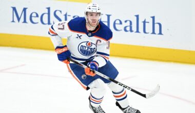 Oilers' Connor McDavid becomes third player ever with nine 100-point seasons