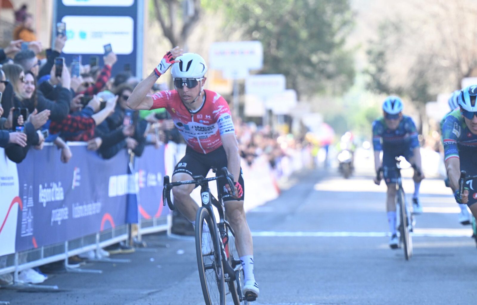 Conti rider smokes Soudal-QuickStep duo in Italy