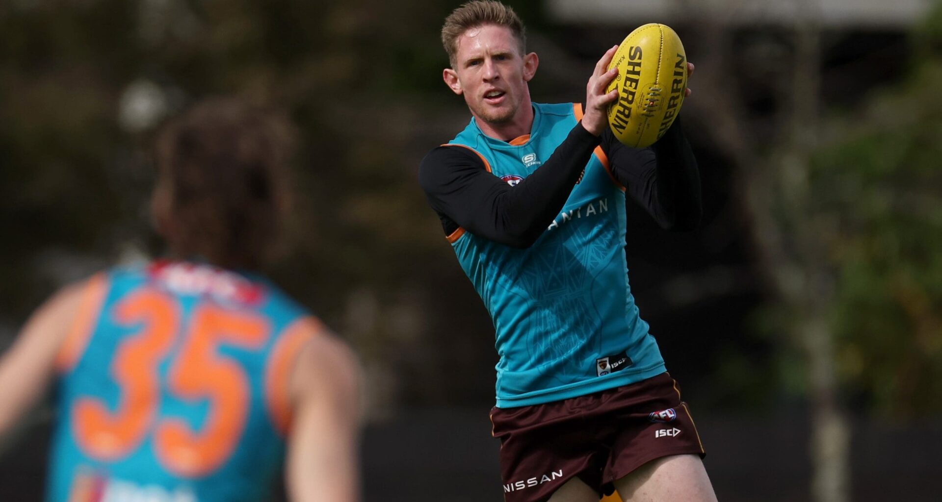 Retired three-club AFL defender signs with local club - AFL News