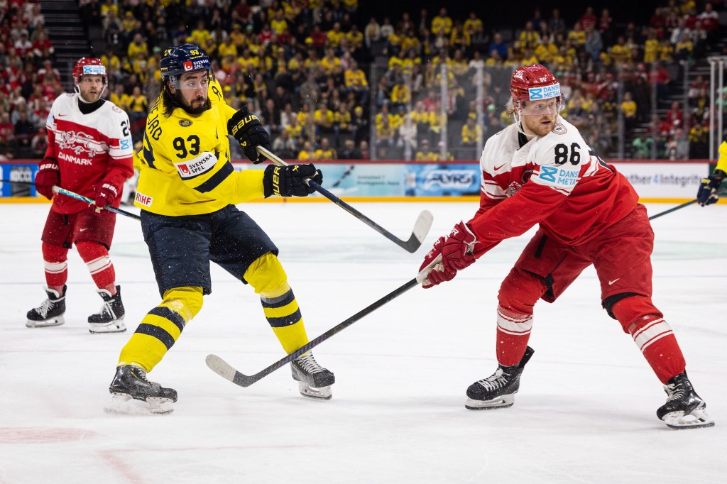 Mika Zibanejad of Sweden scores 6-2 during the 2025 Ice Hockey World Championship Bronze Match 