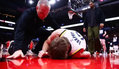Rising Aussie NBA star suffers potentially serious injury image