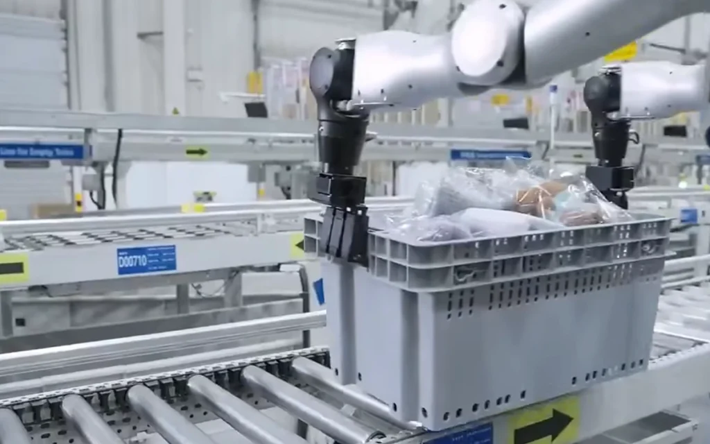 A new era of logistics robotics is kicking off with Gino 1, the world's first humanoid robot developed by Geek+ specifically for warehouse operations.