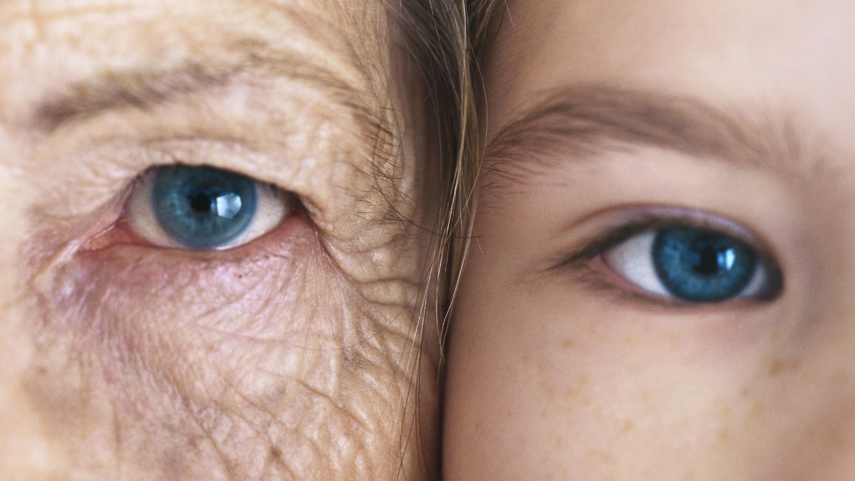 Humans Age Faster at 2 Sharp Peaks, Study Finds : ScienceAlert