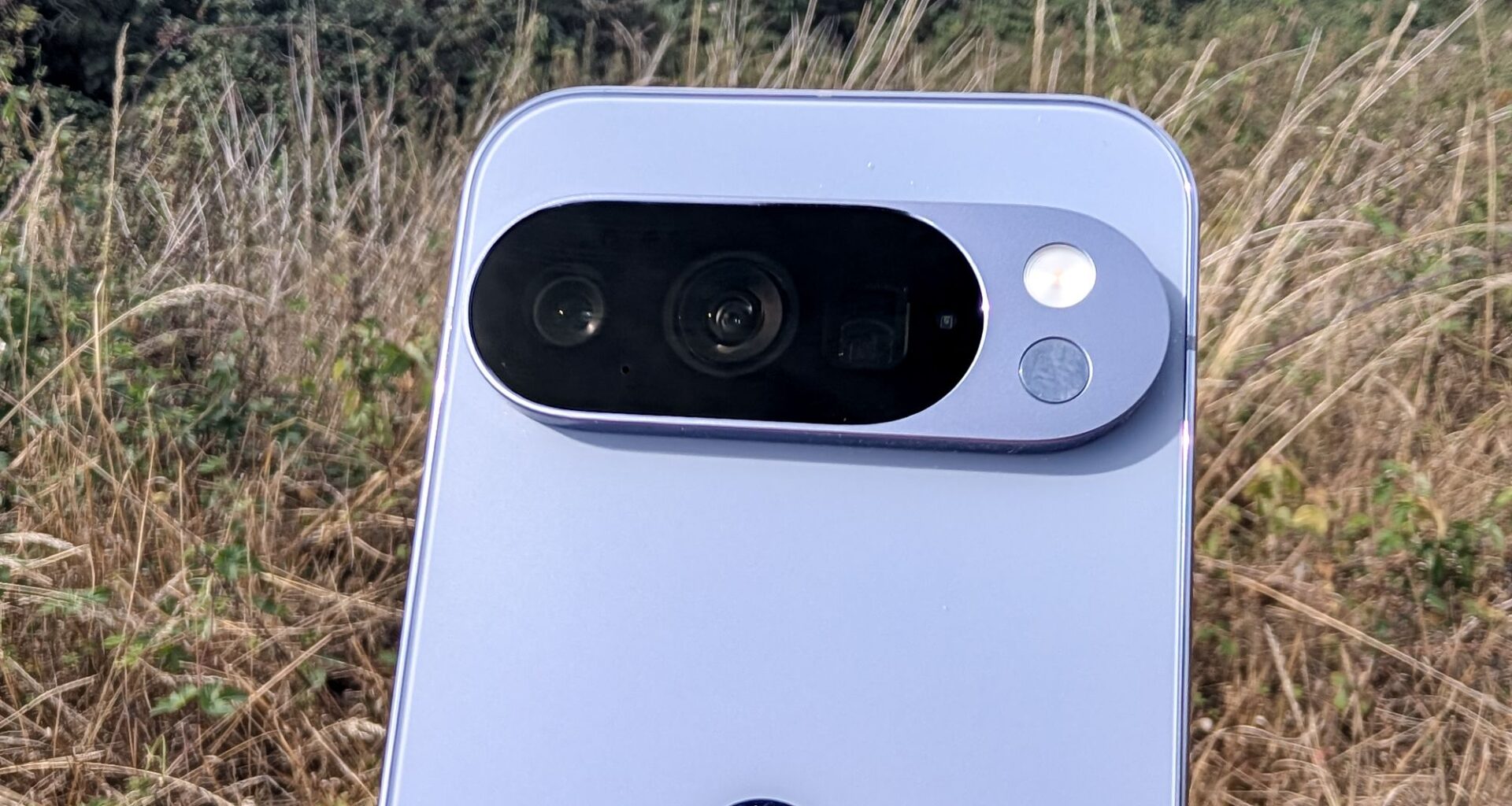 'For a while I thought it was rocks hitting my windshield': Pixel owners share their popping sound horror stories