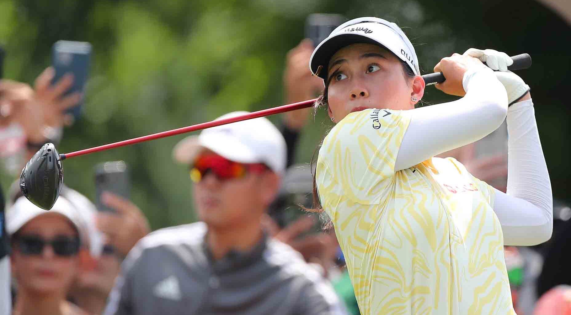 The world No. 1 is surrounded by pressure. So she swears in a 4-word mantra