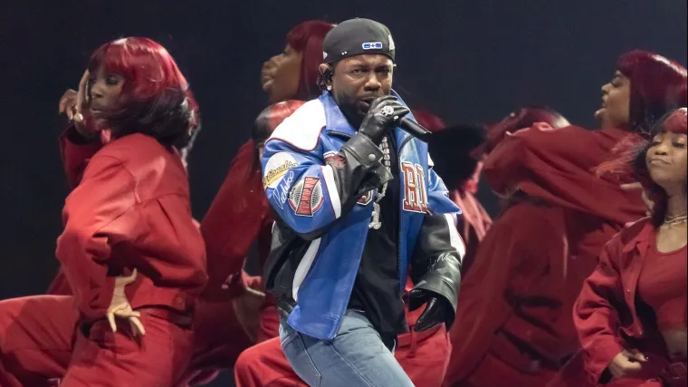 Every Super Bowl halftime show in NFL history by year, from 1967 to last year's performers image