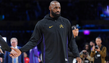 LeBron James ruled out vs. Spurs, ineligible for NBA awards