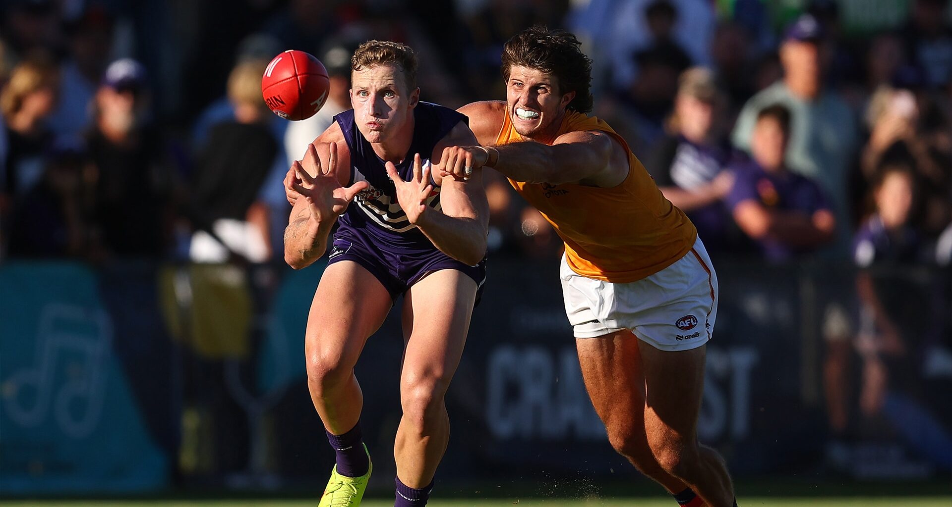 Freo edge out Crows in windy affair