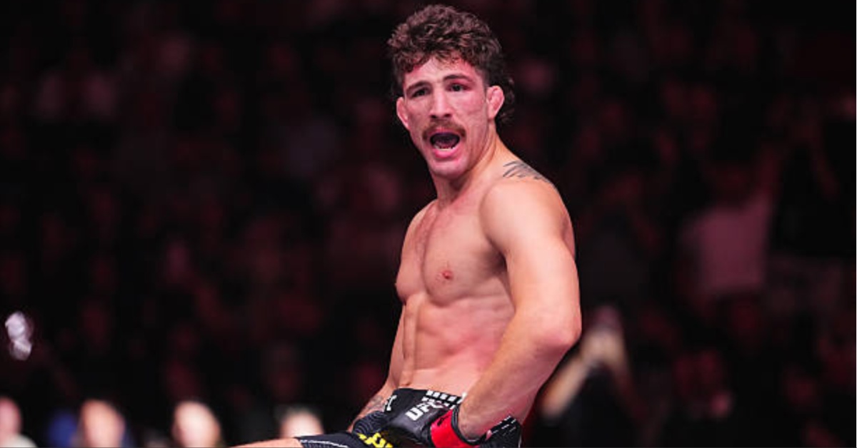 Quillan Salkilld Locks Up Rapid Submission Victory Over Jamie Mullarkey - UFC 325 Highlights