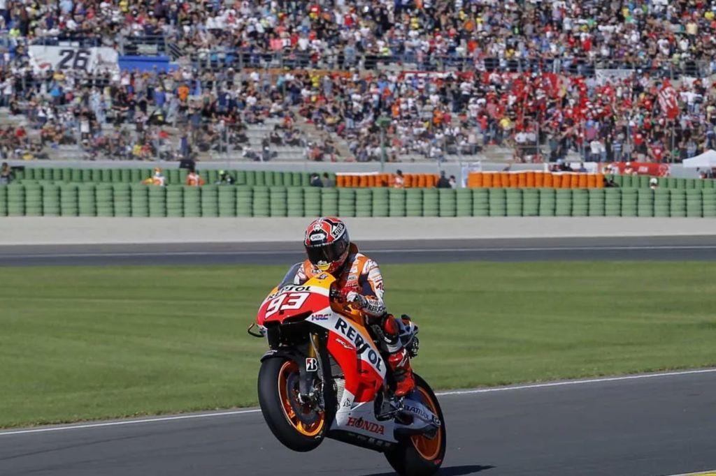 Call to keep motorcycle race off city streets - News