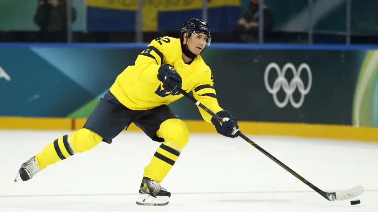 Olympic hockey rink size vs. NHL: Why Italy's Olympics ice is smaller than usual in 2026 image