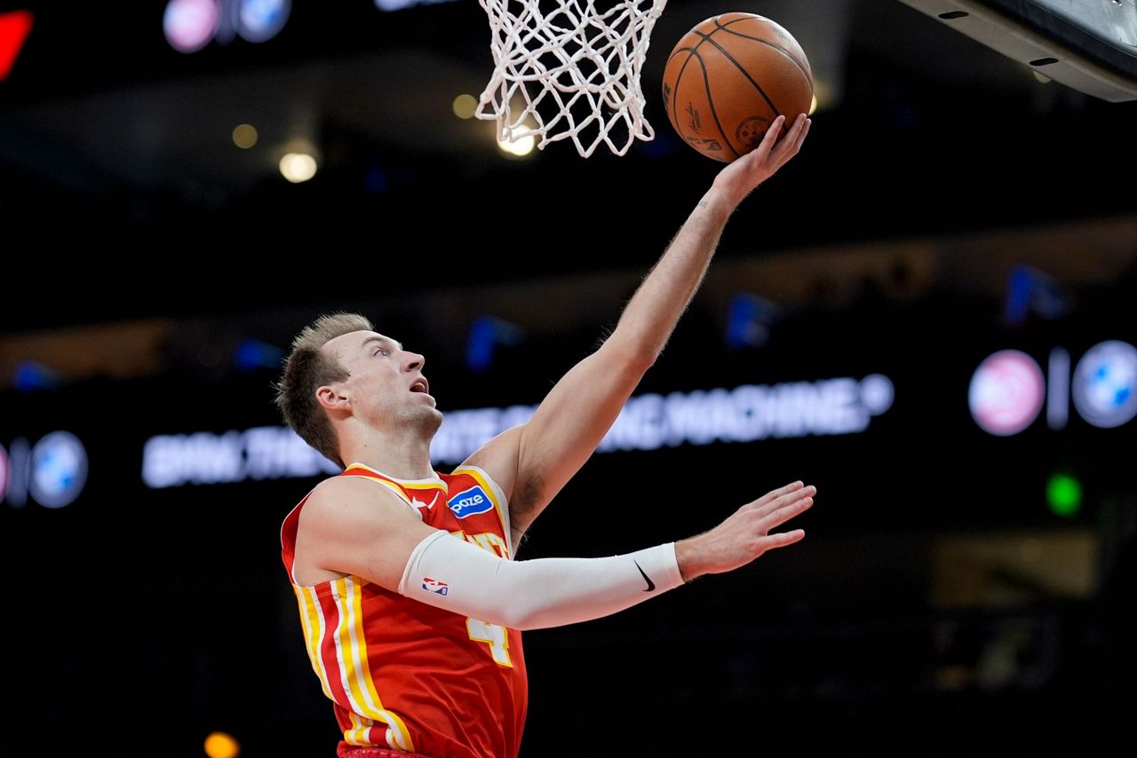 Lakers acquire 3-point shooter Kennard from busy Hawks for point guard Vincent, AP source says