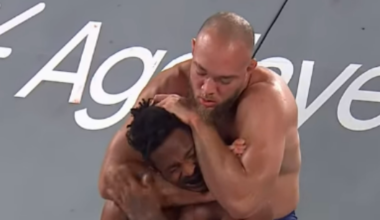 Video: Valter Walker submits Zion Clark at Karate Combat 59