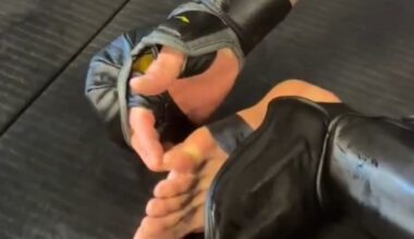 Retired UFC star Dustin Poirier shows off painful broken toe in training