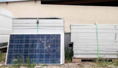 Solar panels old for recycling small