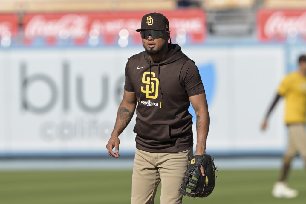 Luis Arraez Weighing Multiple Offers, Wants To Play Second Base