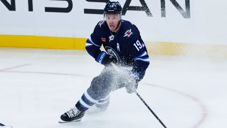 Jets' Jonathan Toews makes conclusive NHL trade deadline decision image
