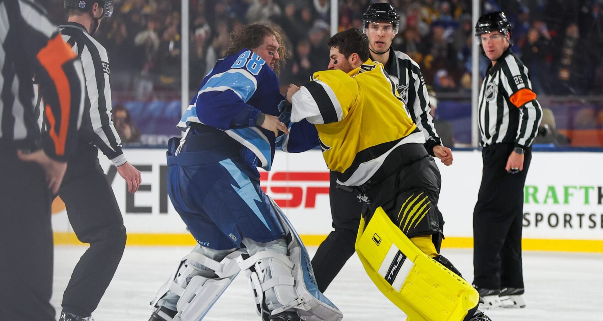 NHL Stadium Series tops two million mark, doubling Winter Classic