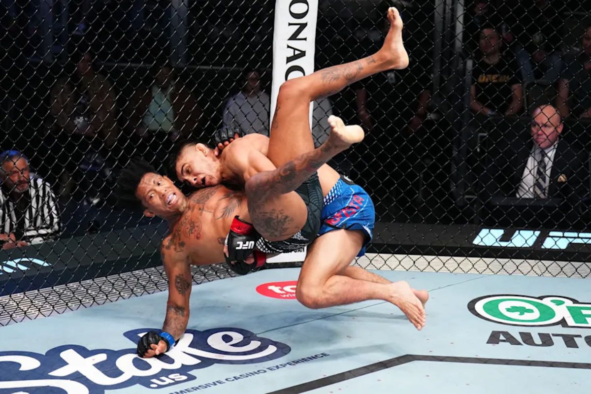 Vinicius Oliveira taken down at UFC Vegas 113