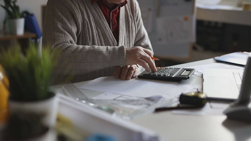 Click to play video: 'Survey finds Canadians going into retirement with less guaranteed income'