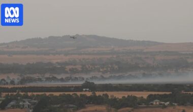 Heat, storms lead to extreme fire forecast across dry Victoria tomorrow