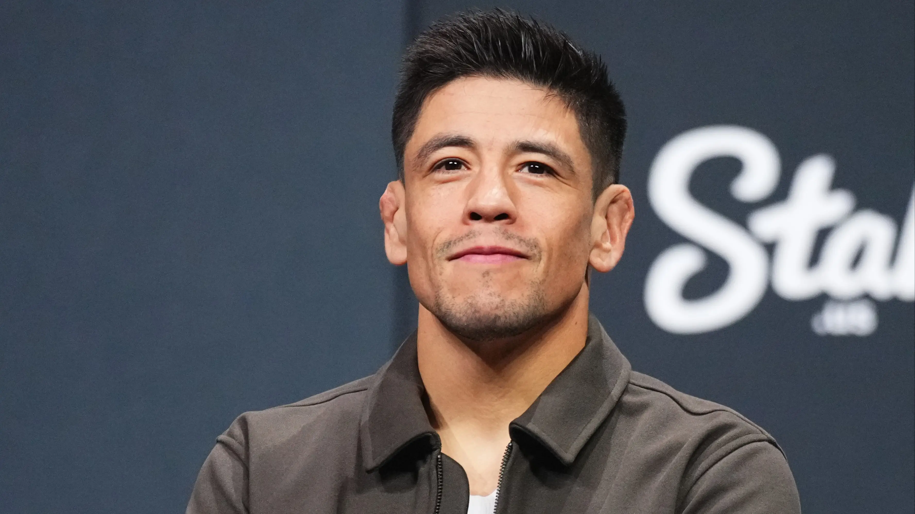 Mexican UFC star fires dig at Trump after being asked about White House event